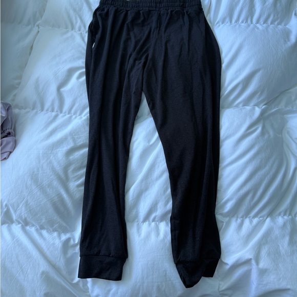 Vuori Performance Jogger - Picture 5 of 5